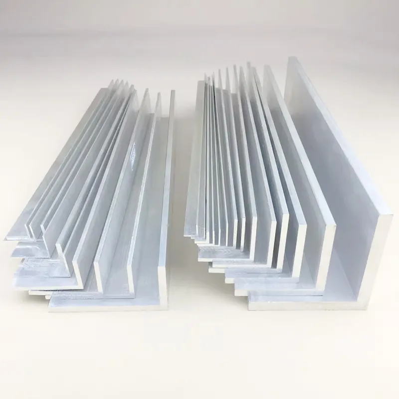 Алюминиевый уголок (2)